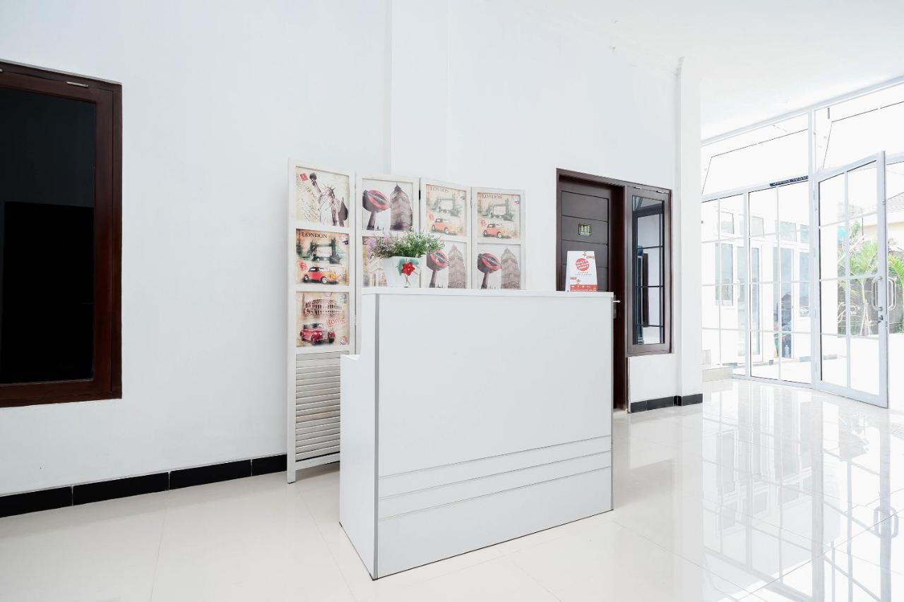 Vaccinated Staff - OYO 1611 Four D'home Solo Exterior foto