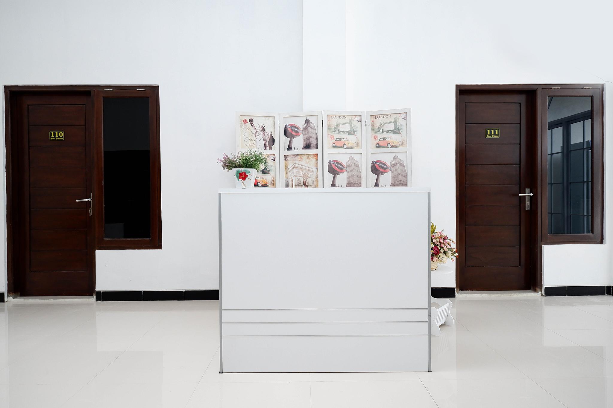 Vaccinated Staff - OYO 1611 Four D'home Solo Exterior foto