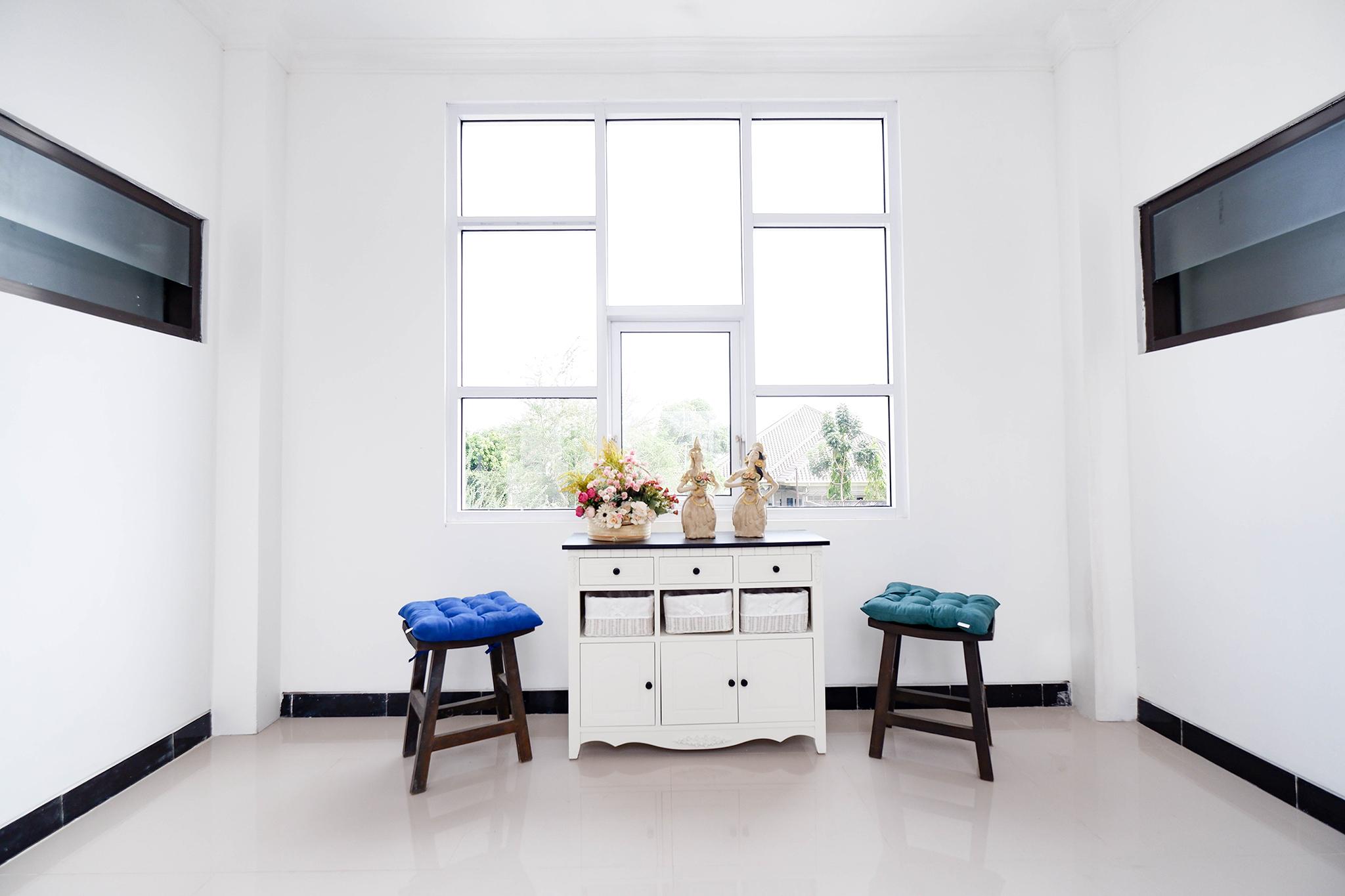 Vaccinated Staff - OYO 1611 Four D'home Solo Exterior foto