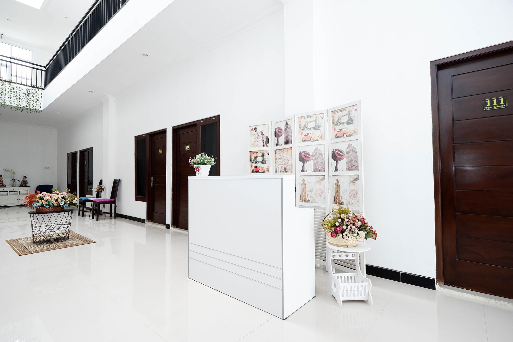 Vaccinated Staff - OYO 1611 Four D'home Solo Exterior foto