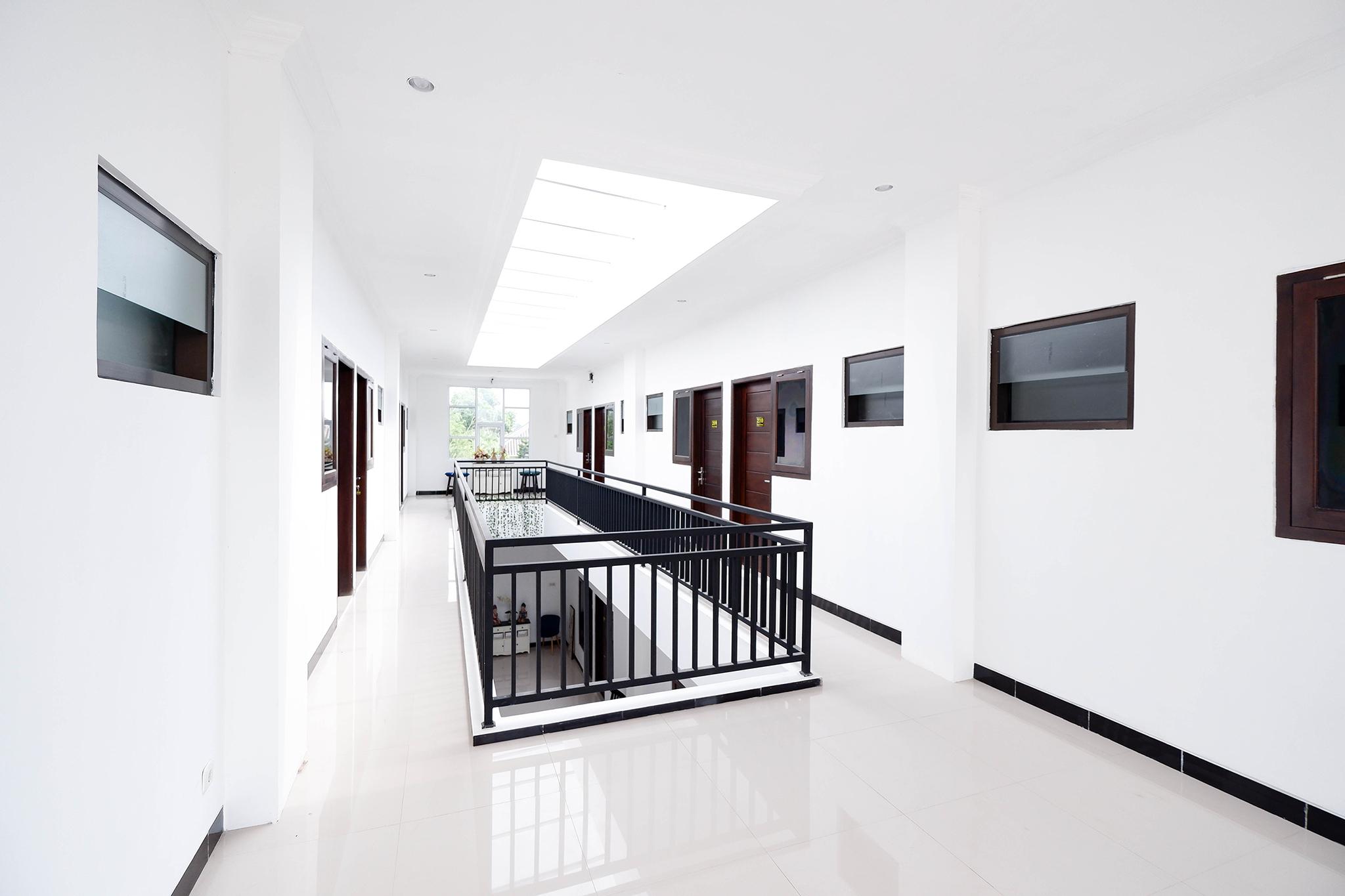 Vaccinated Staff - OYO 1611 Four D'home Solo Exterior foto