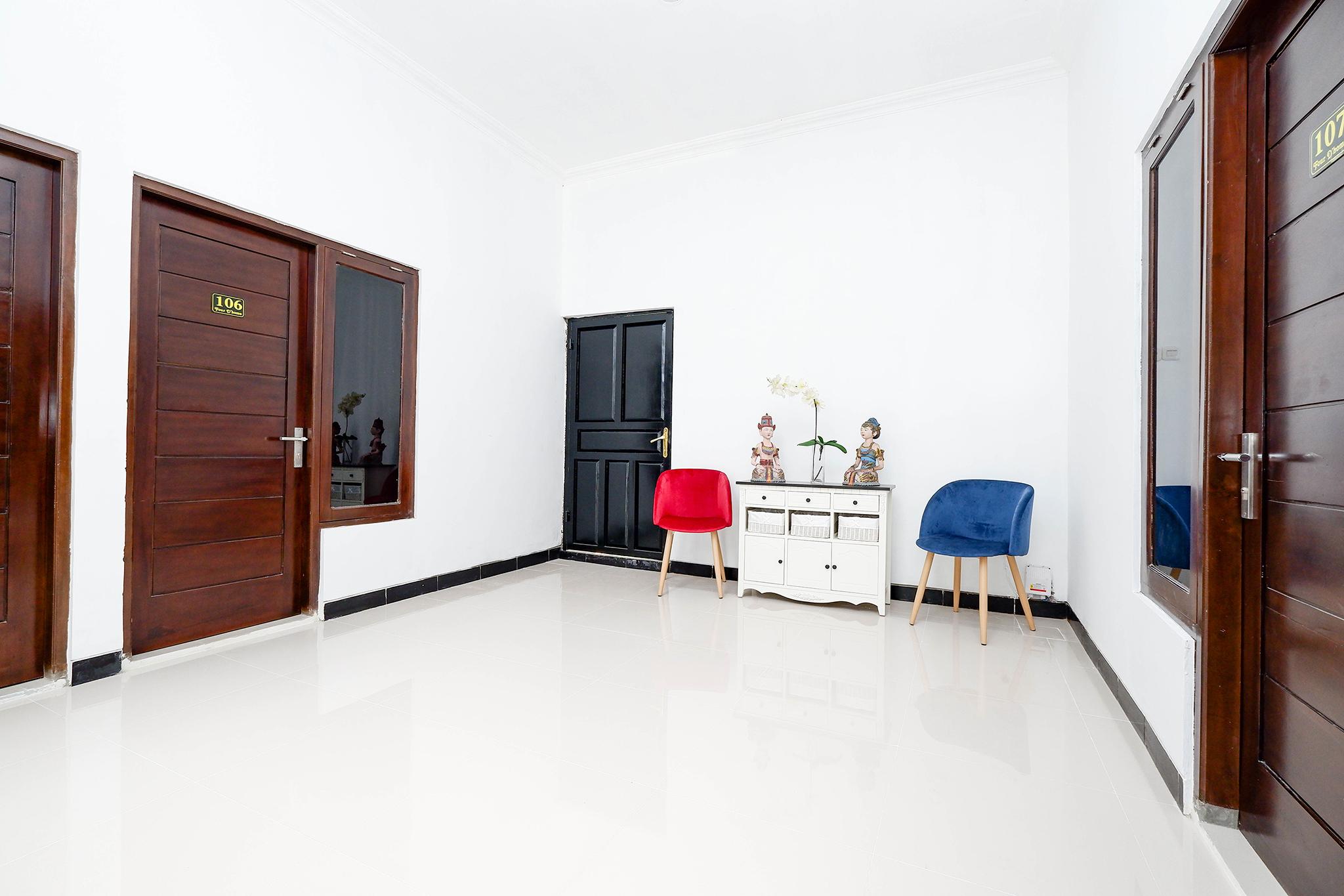 Vaccinated Staff - OYO 1611 Four D'home Solo Exterior foto